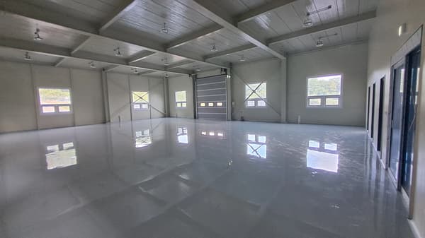 Ideal for Storage, Logistics & Light Assembly, | 40ft Container Truck Accessible photo 4